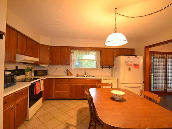 4th image of 1720 Evergreen Ct