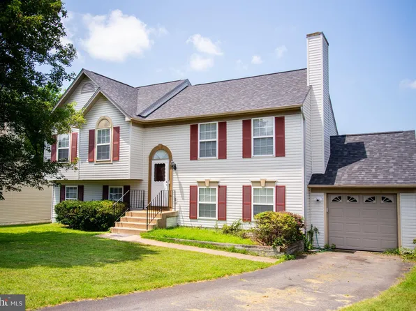 18 Cross Cut Ln, Fredericksburg, VA 22405
