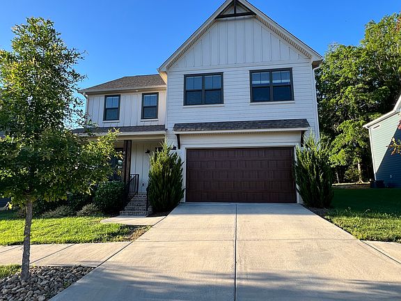 3rd image of 8629 Masons Gate Ln