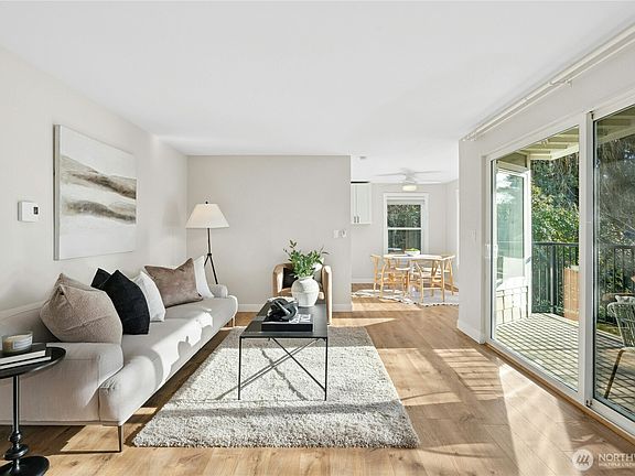 2nd image of 14324 126th Avenue NE #C201