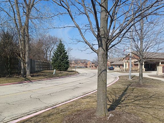 4th image of 101 Pointe Dr Unit 409