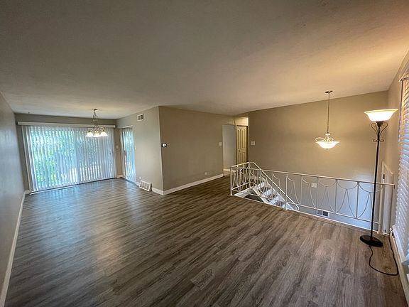 3rd image of 337 Merlin Ct