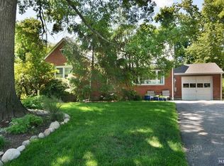 653 Park Ave, Oradell, NJ 07649