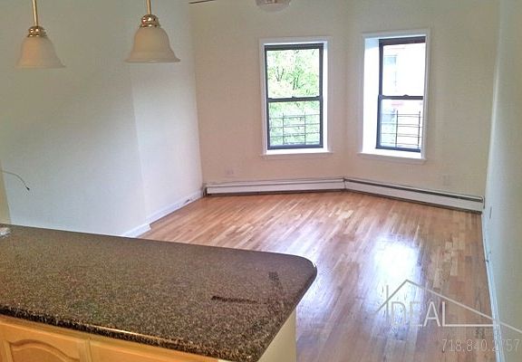 2nd image of 36 Saint Johns Pl