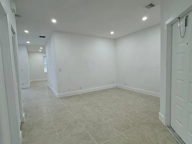 16820 SW 1st Mnr — Photo 16