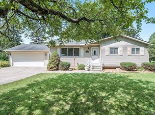 5374 Thrush Dr, Grand Blanc, MI 48439