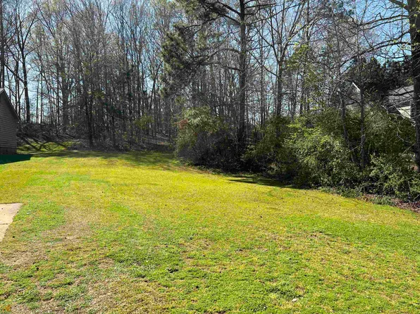 10 Westchester Ln, Barnesville, GA 30204