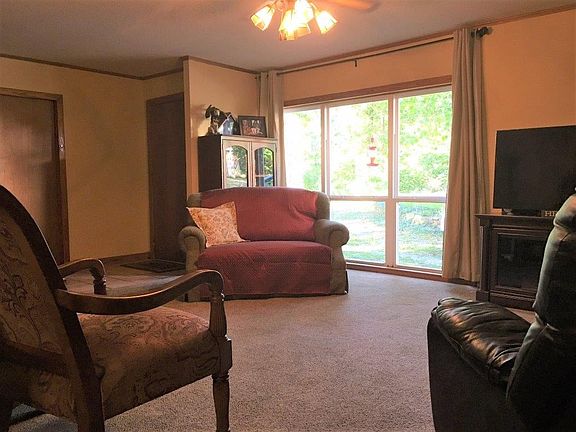 2nd image of 10083 Fairview Ln