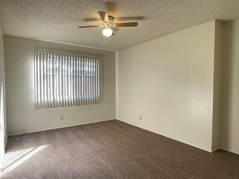 Sharis Apartments — Photo 95