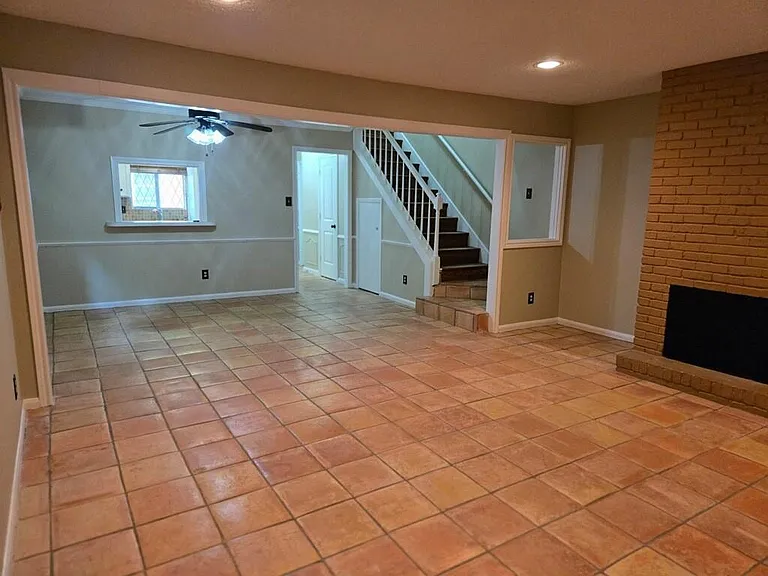 1779 Saxony Ln — Photo 6