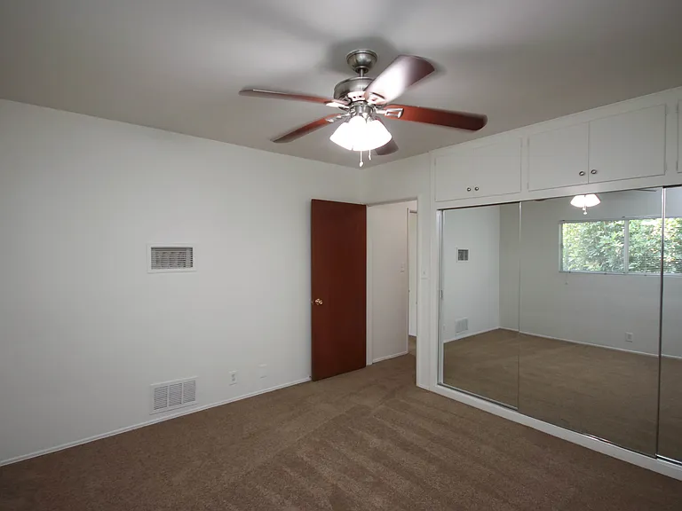 116 N Huntington Dr #C — Photo 15
