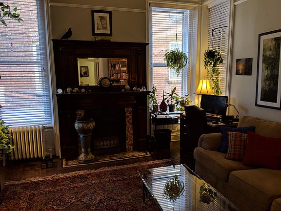 3rd image of 422 Pembroke Ave APT 2