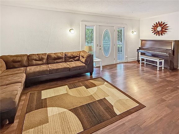 3rd image of 2045 McKinley Ave