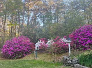 200 Strathmore St, Southern Pines, NC 28387