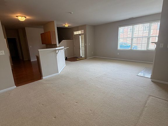 4th image of 47963 Cardiff Ave #117