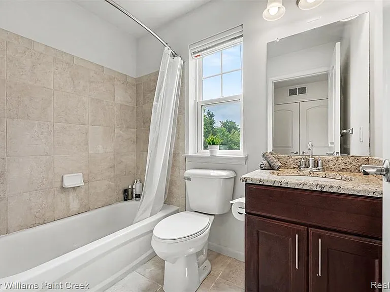 4923 Treeside Ln — Photo 16