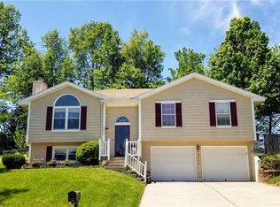 2528 S Viking Dr, Independence, MO 64057