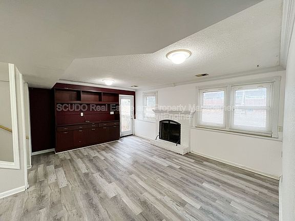 5th image of 7715 W 96th Ter