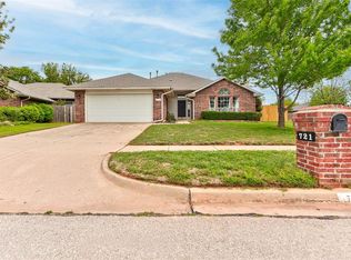 721 Gyrfalcon Dr, Norman, OK 73072