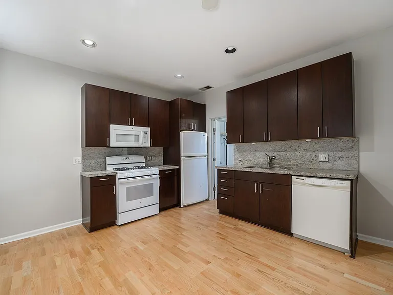 1530 N Throop St #1 — Photo 7
