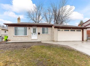 30080 Avondale Dr, Madison Heights, MI
