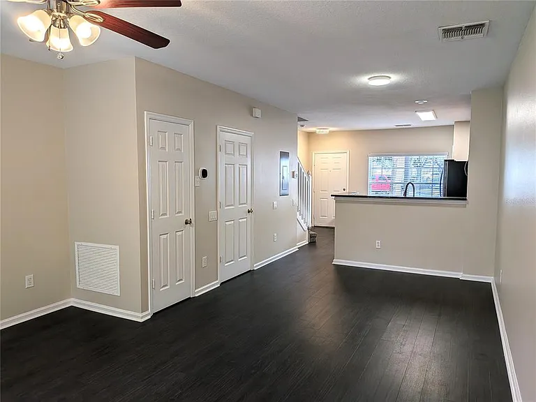 902 Vineland Pl — Photo 9
