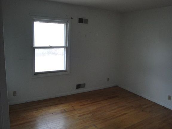 4th image of 12858 Old Bridge Ln