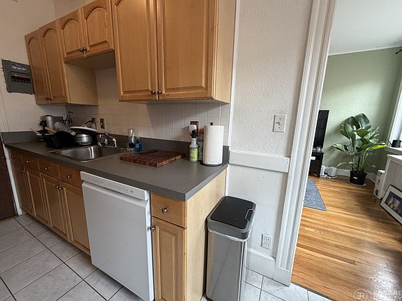 5th image of 39 South St #62