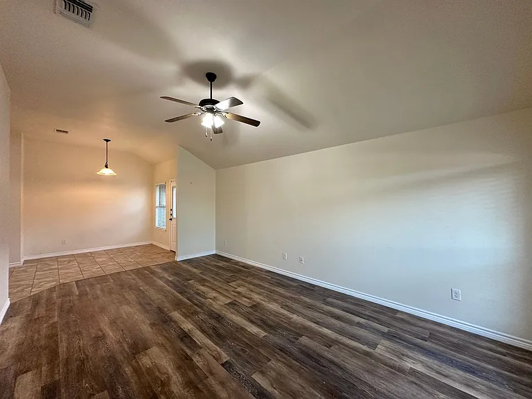 507 Sladecek Dr — Photo 5