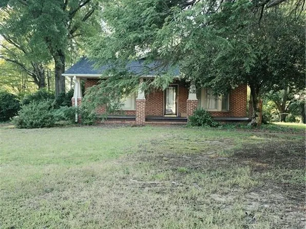 106 Brinkley Pl, High Point, NC 27265
