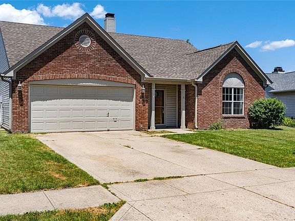 3rd image of 10266 Carmine Dr