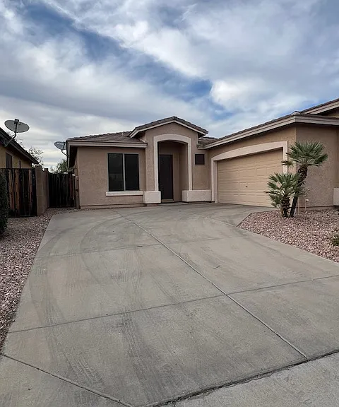 8786 W Desert Trl — Photo 1