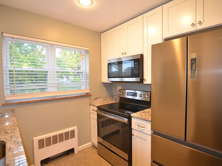 6834 Park Ave — Photo 6