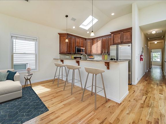 3rd image of 42 Zabriskie St Floor 2