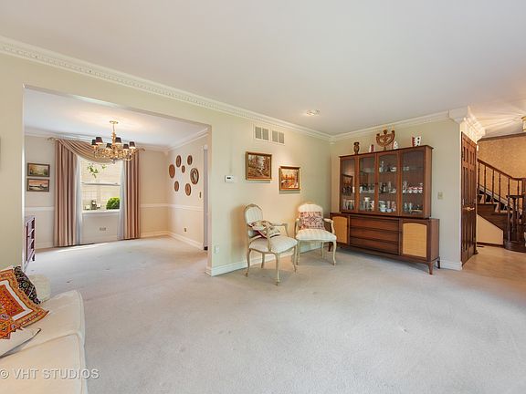 3rd image of 575 Revere Ave
