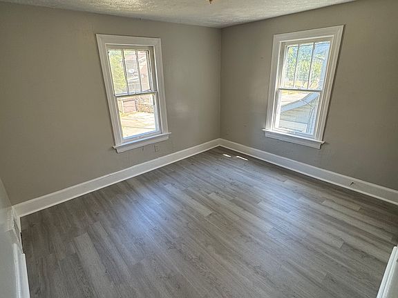 3rd image of 874 Stoner St