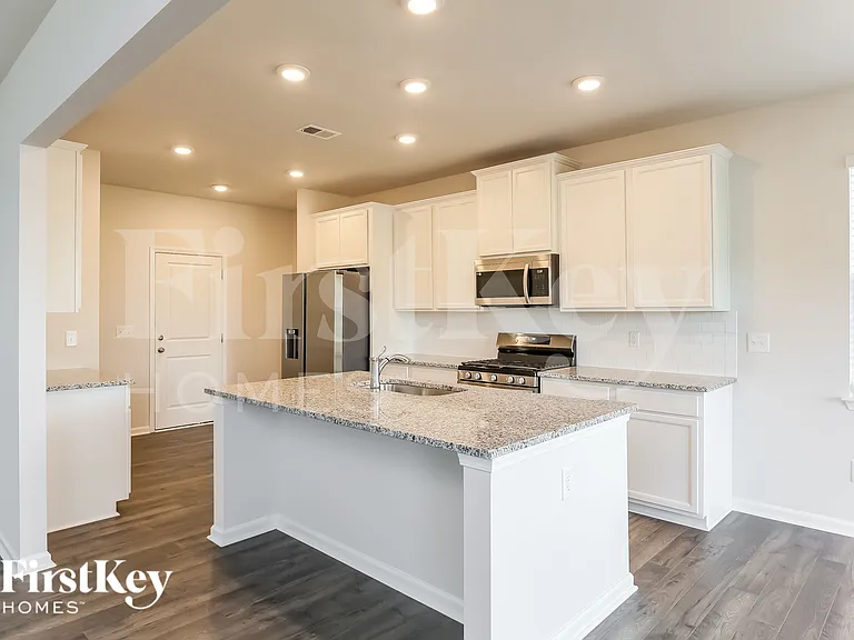 608 Goldburn Way — Photo 8