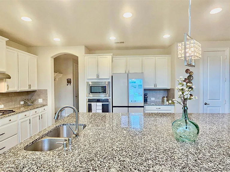 7324 Clementine Dr — Photo 11