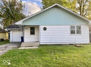 867 W 7th St, Greenfield, IN 46140