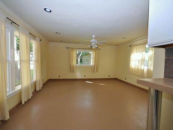 5th image of 8619 San Leandro Dr