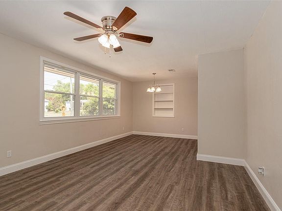4th image of 25 Redwood Cir