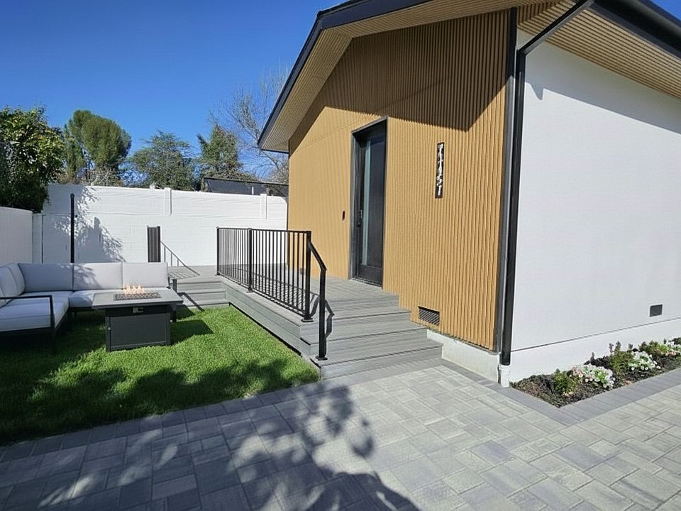 1st image of 23457 Burbank Blvd