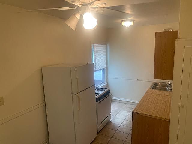 2nd image of 2211 Lee Rd Unit 3