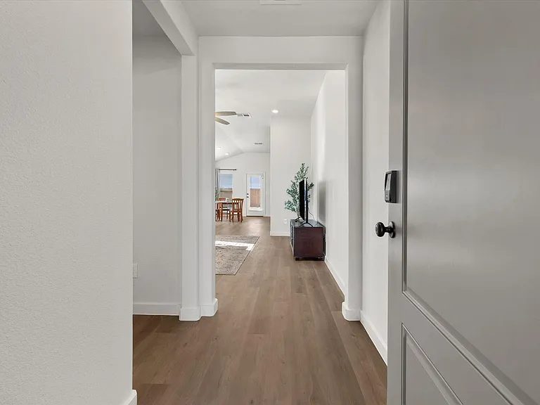 2156 Langford Ave — Photo 21