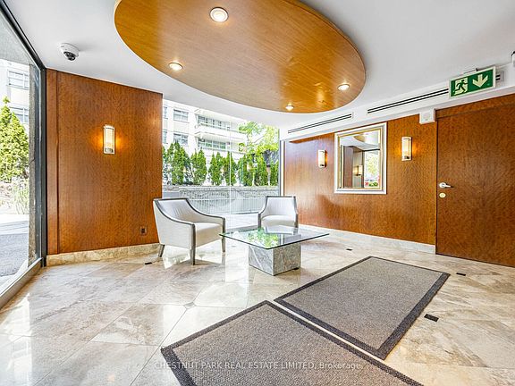 3rd image of 423 Avenue Rd #8