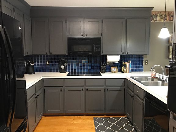 Kitchen w/Cabinet Refacing