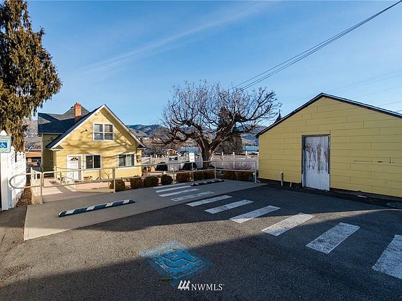 3rd image of 2205 W Woodin Ave
