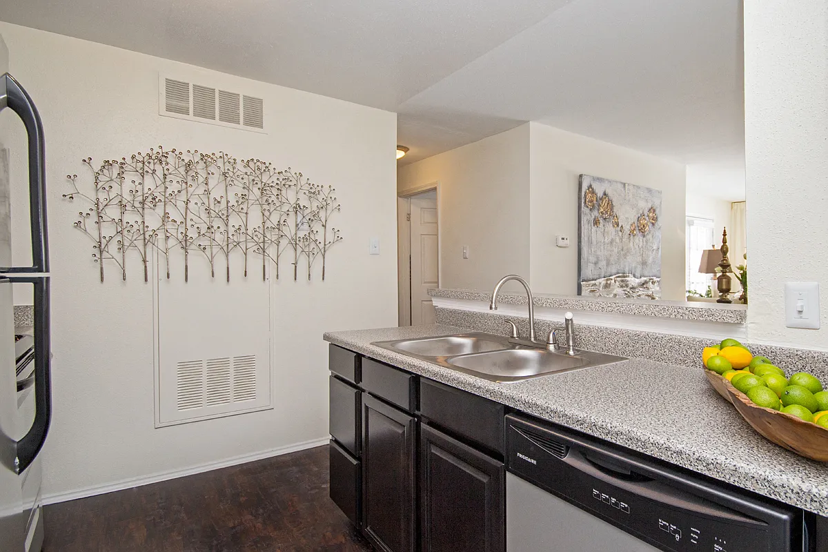 Dover Farms Apartments — Photo 4