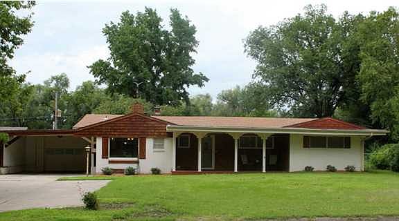 2nd image of 1622 N Highland Dr