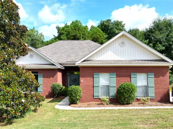 716 Pinetuckett Pkwy, Deatsville, AL 36022